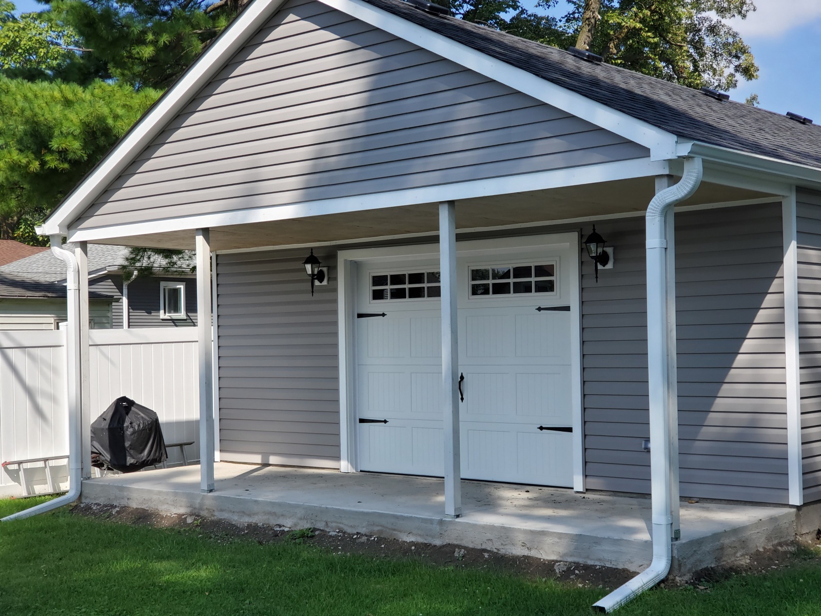 What Are The Benefits of Having Patio Style Garage? Stanley Garage
